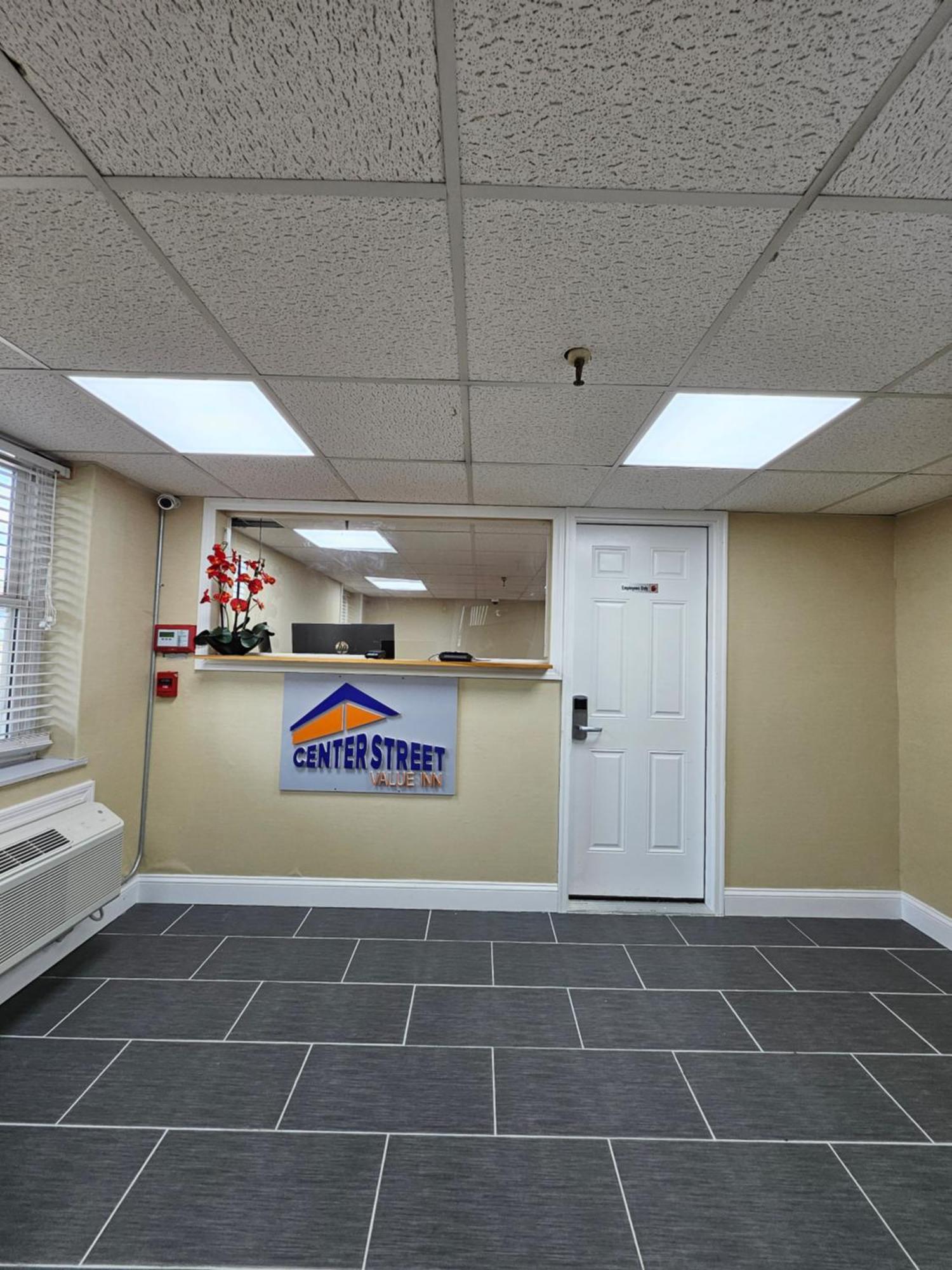 Center Street Value Inn Auburn Bagian luar foto