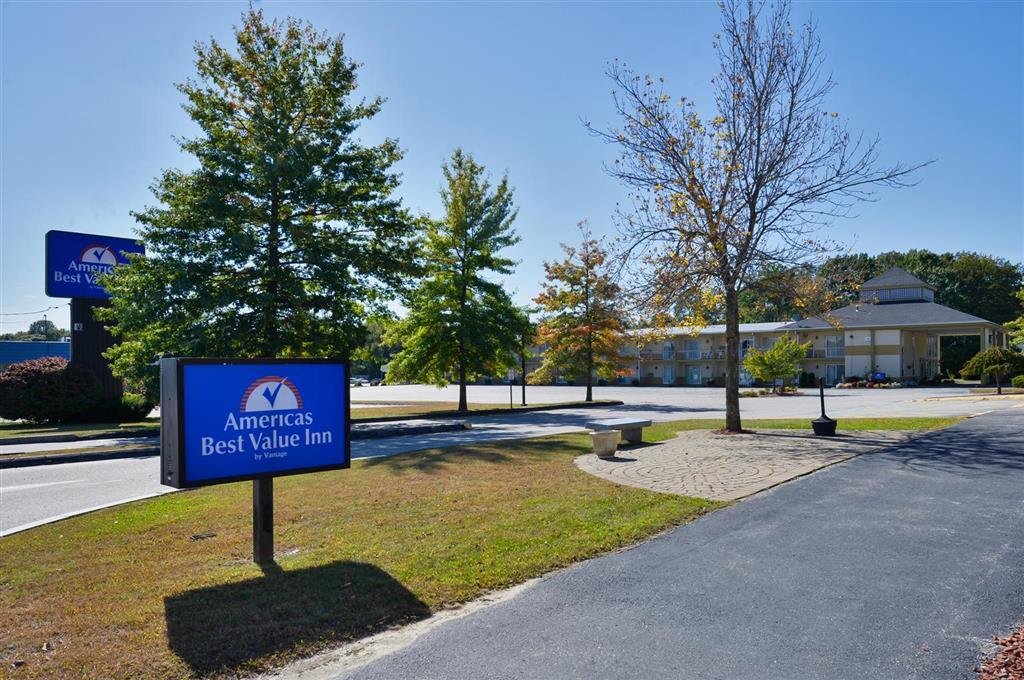 Center Street Value Inn Auburn Bagian luar foto