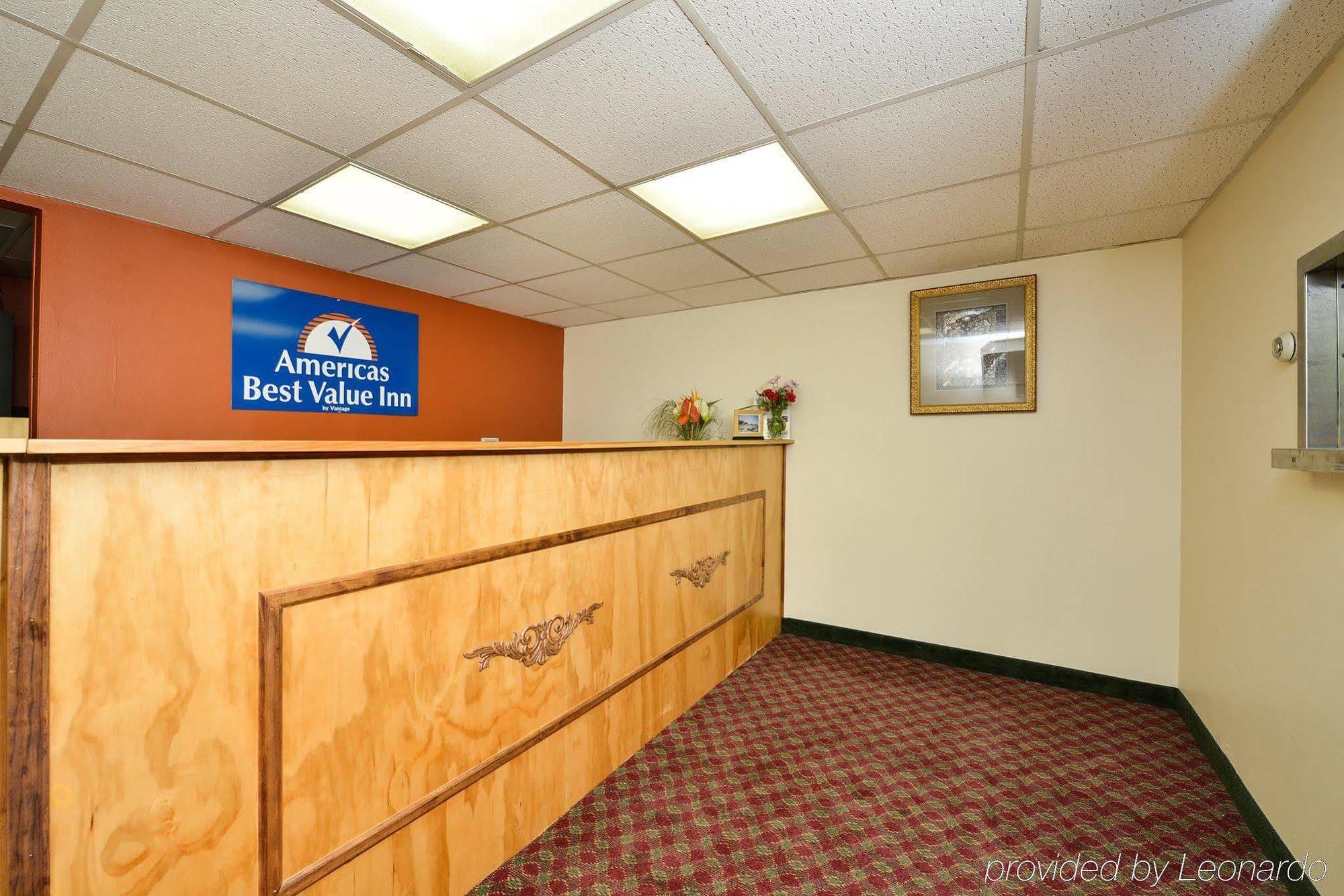 Center Street Value Inn Auburn Bagian luar foto